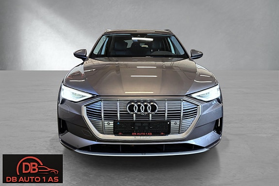 Audi e-tron 2 of 5