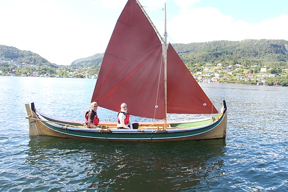 Nordlandsbåt 19` med seil og henger +(2,5 hk motor) 2 of 5