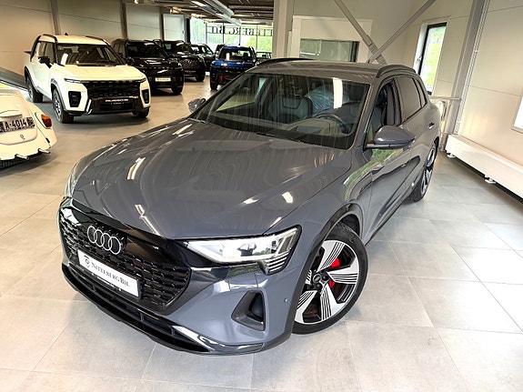 Audi Q8 2 of 5