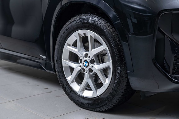 BMW X1 3 of 29
