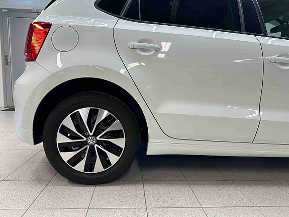 Volkswagen Polo 7 of 30