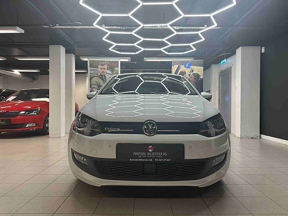 Volkswagen Polo 2 of 30