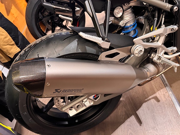 BMW M 1000 R 2 of 6