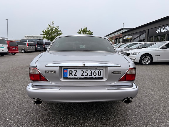 Jaguar XJ 4 of 30