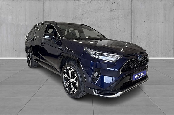 Toyota RAV4 Plug-in Hybrid 3 of 5