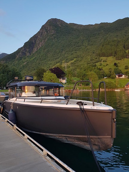 XO 270 Front Cabin XO 270 Front Cabin | 500HK | 54 knop | Garmin 16" | Webasto 3 of 5