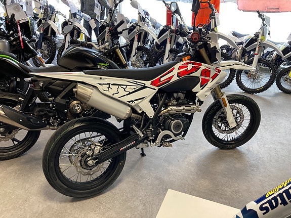 QJ Motor COV 125 Supermoto/NYHET 2026! 3 of 5