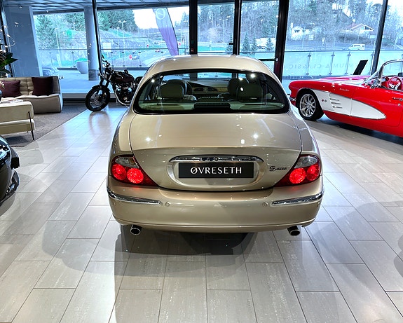 Jaguar S-TYPE 3 of 5
