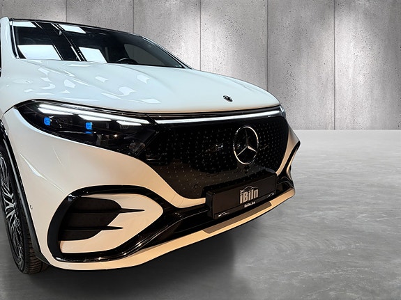 Mercedes-Benz EQS SUV 2 of 5