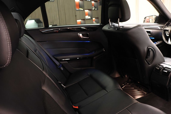 Mercedes-Benz E200 16 of 30
