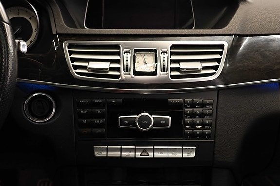 Mercedes-Benz E200 19 of 30