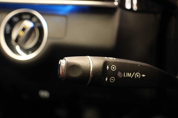 Mercedes-Benz E200 27 of 30