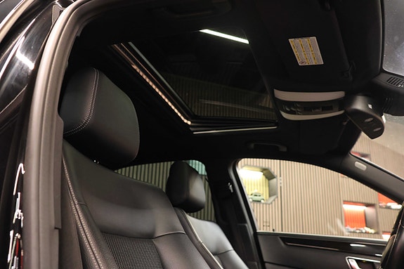 Mercedes-Benz E200 12 of 30