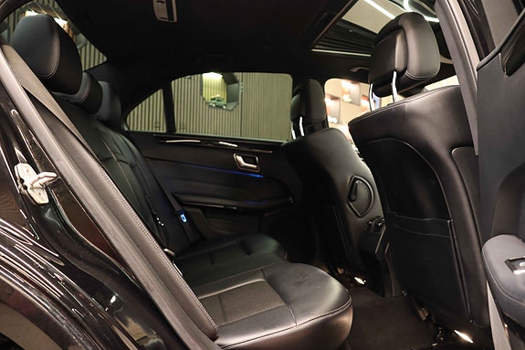 Mercedes-Benz E200 14 of 30