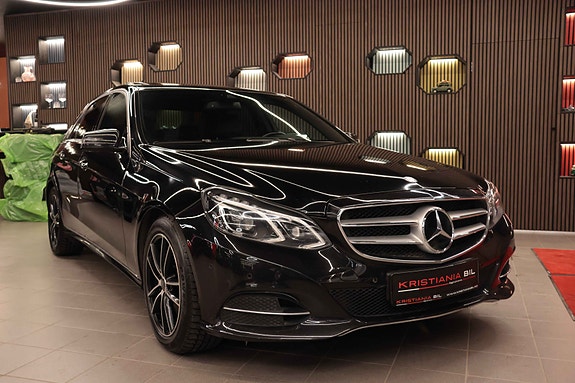Mercedes-Benz E200 4 of 30
