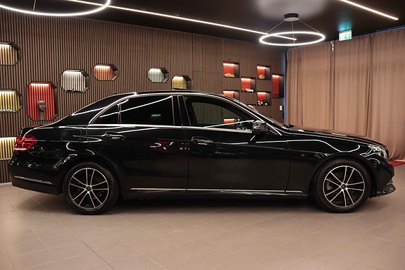 Mercedes-Benz E200 9 of 30