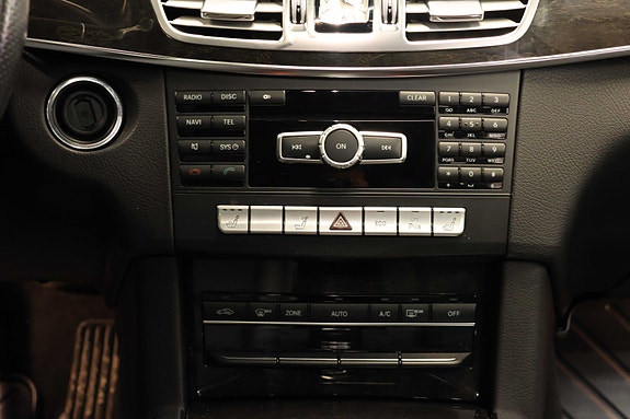 Mercedes-Benz E200 20 of 30