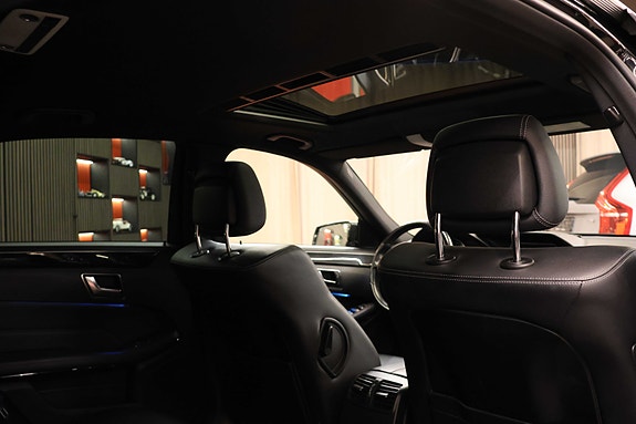 Mercedes-Benz E200 15 of 30