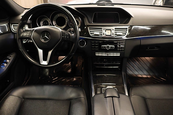 Mercedes-Benz E200 17 of 30