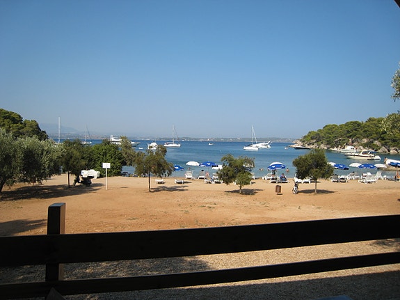 30% off i lavseason, Havseiler til leie Bavaria 44',  Hellas,  Egina/Poros, 5 of 5