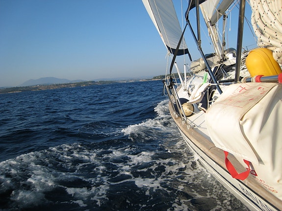 30% off i lavseason, Havseiler til leie Bavaria 44',  Hellas,  Egina/Poros, 2 of 5