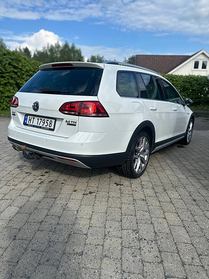 Volkswagen Golf Alltrack 7 of 14