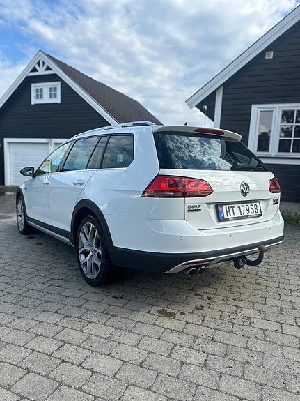 Volkswagen Golf Alltrack 5 of 14