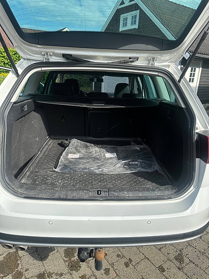 Volkswagen Golf Alltrack 13 of 14