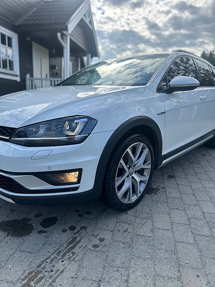 Volkswagen Golf Alltrack 4 of 14