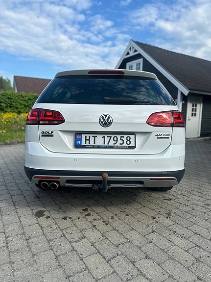 Volkswagen Golf Alltrack 6 of 14