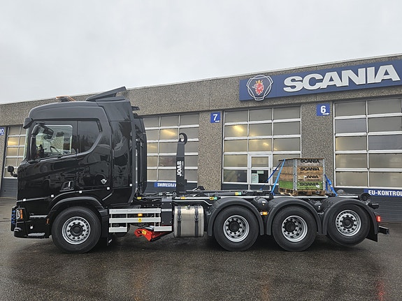 Scania R590 8x4*4 tridem krokløft m/ komplett brøytepakke 2 of 24
