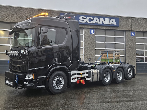 Scania R590 8x4*4 tridem krokløft m/ komplett brøytepakke