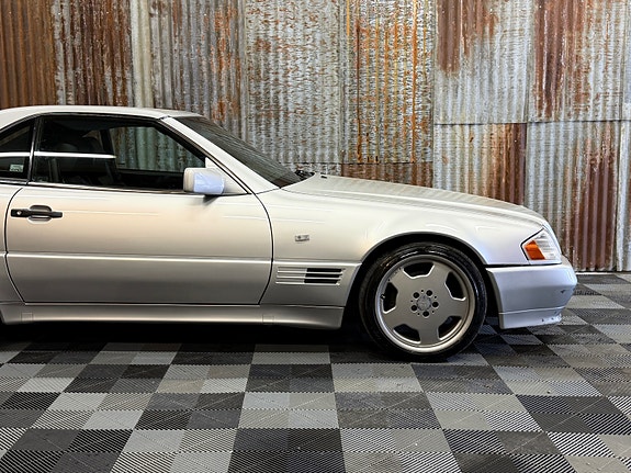 Mercedes-Benz SL300 3 of 5