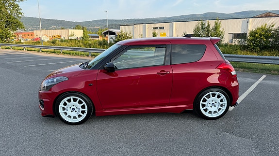 Suzuki Swift 3 of 5