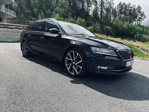 Skoda Superb 3 of 5