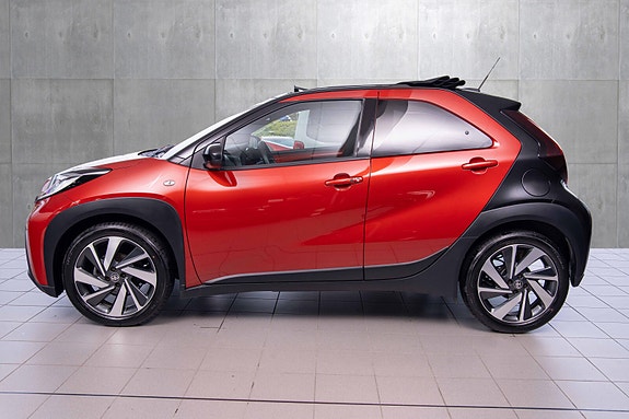 Toyota Aygo X 2 of 5