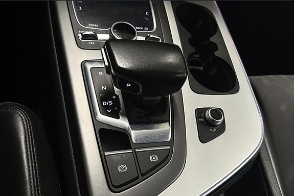 Audi Q7 13 of 23