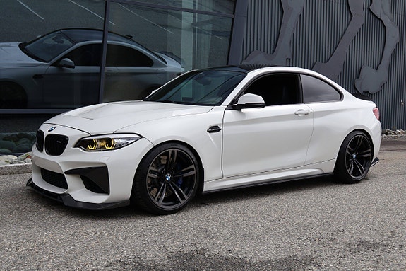 BMW M2 2 of 5