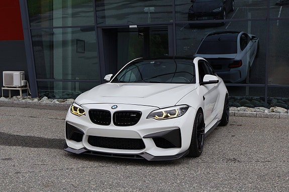 BMW M2 10 of 30