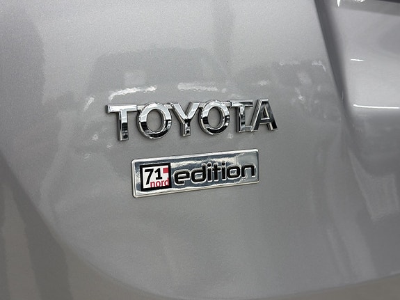Toyota RAV4 14 of 21