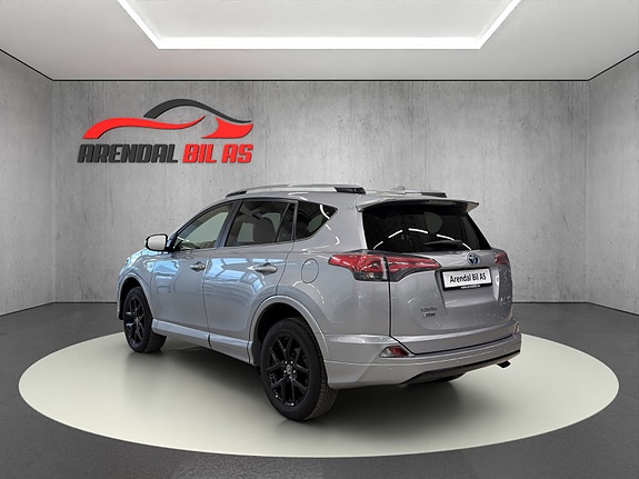 Toyota RAV4 7 of 21