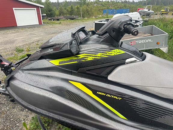 Yamaha 180 hk 2 of 5