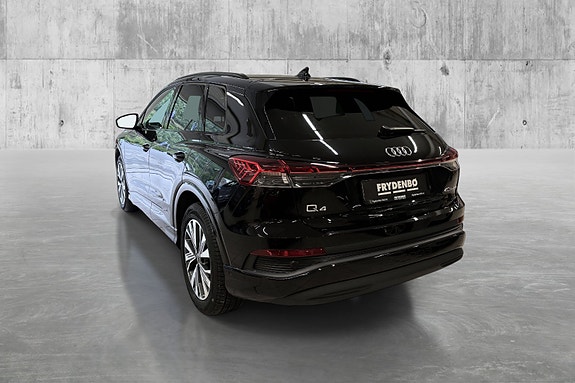 Audi Q4 e-tron 4 of 20