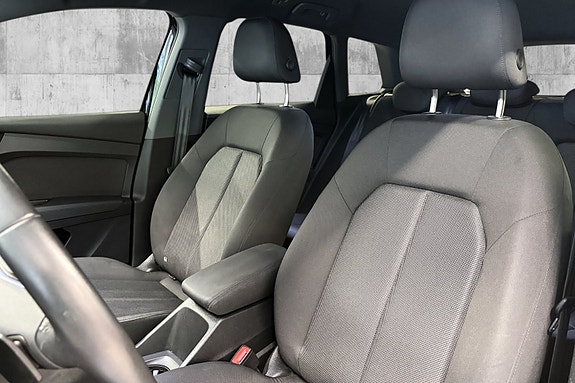 Audi Q4 e-tron 10 of 20