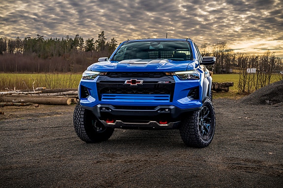 Chevrolet Colorado 2 of 5