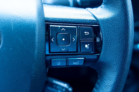 Toyota HiLux 22 of 29