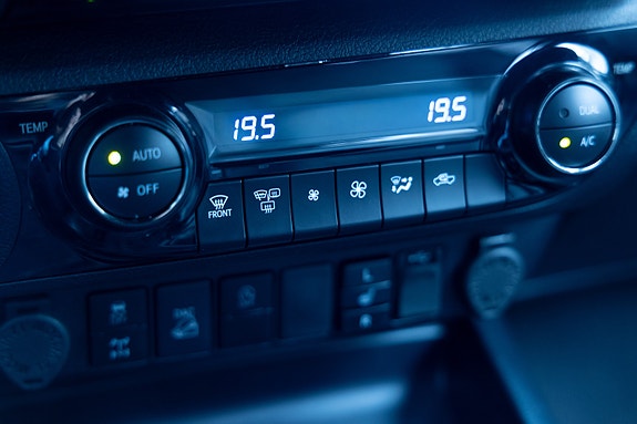 Toyota HiLux 27 of 29