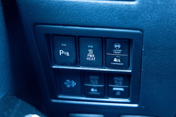 Toyota HiLux 20 of 29