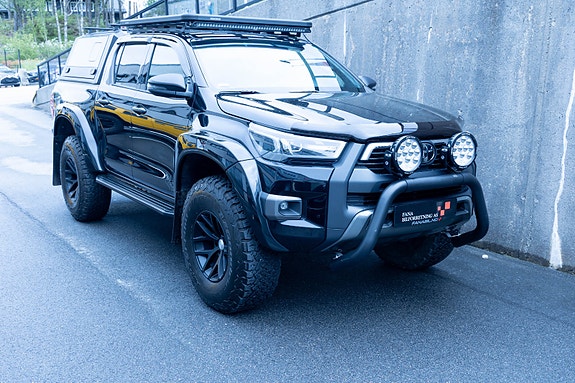Toyota HiLux 4 of 29
