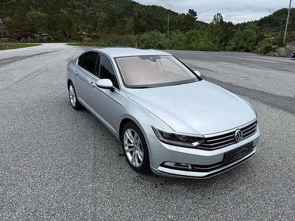 Volkswagen Passat 3 of 30